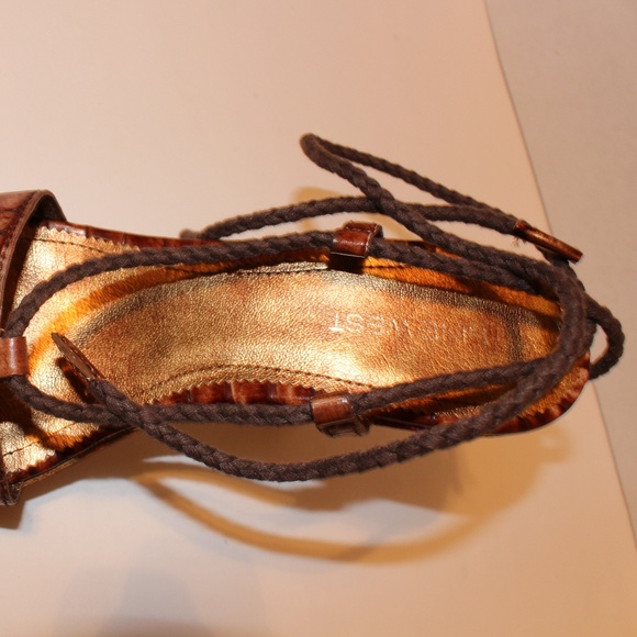 Nine West High Heel Lace Up Leather Size 8 ✨ 👠 - Picture 4 of 5